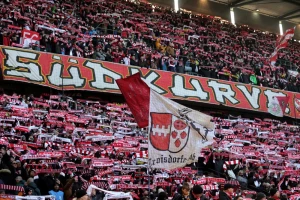 Postavljen rekord - 50.000 ljudi gledalo omladince!